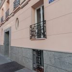Fachada del Instituto Nacional de Micropigmentación en Madrid