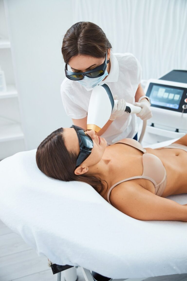 imgi_7_cosmetologist-performing-an-upper-lip-laser-hair-removal-procedure-e1744882001695